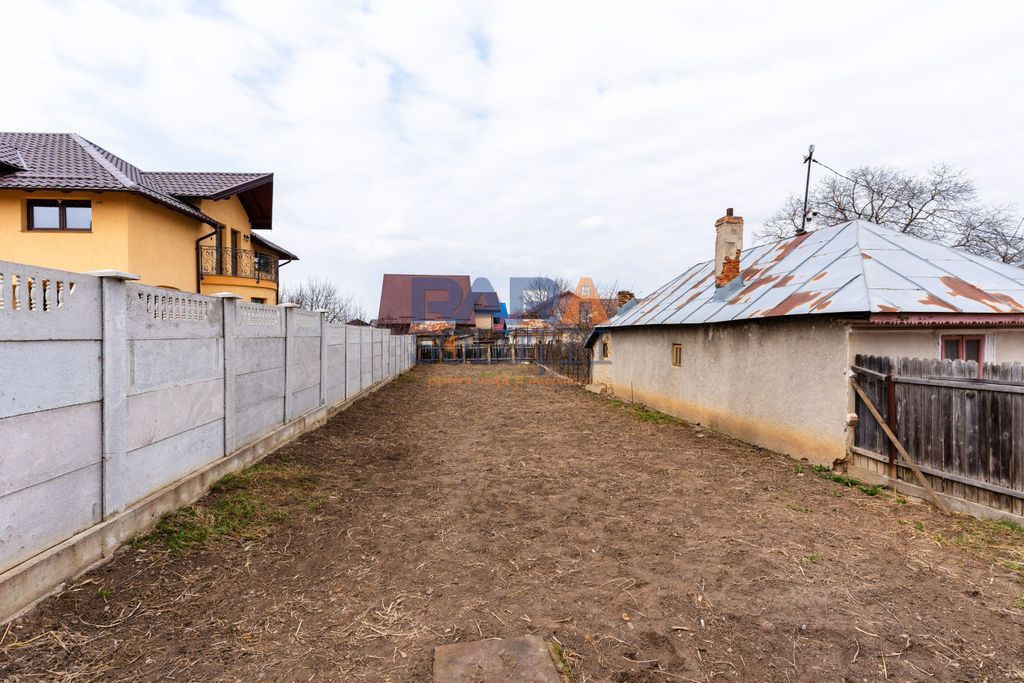 Grădină 300 mp - în oraș