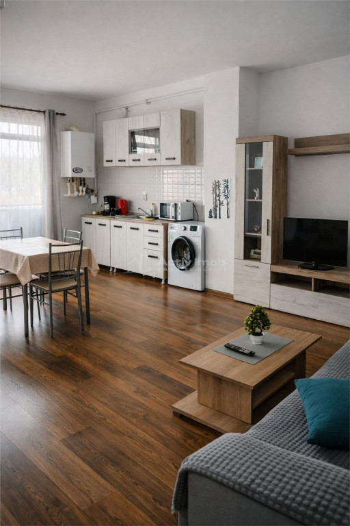 Apartament mobilat BLOC NOU, etaj intermediar, incalzire in