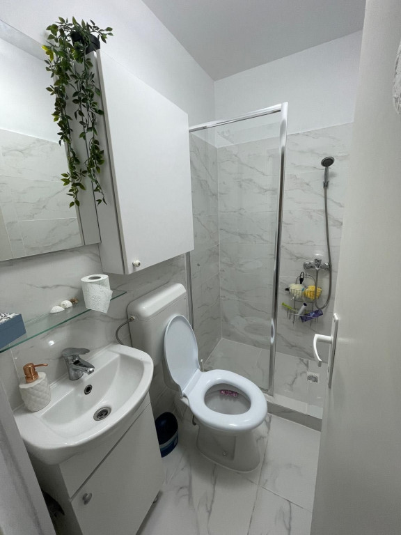 Dimitrie leonida etaj 3 din 3 la strada mall