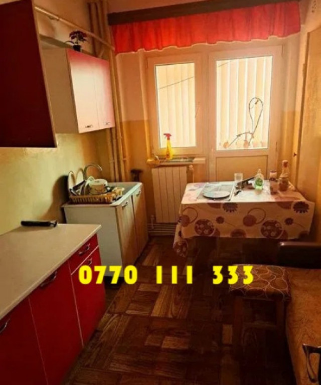 - Etaj 1 - Apartament 2 camere Radu Negru, necesita renovare