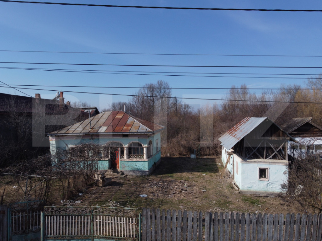 DOMENIU PRIVAT 3.800 MP – CENTRU- CONECTIVITATE EXCELENTĂ