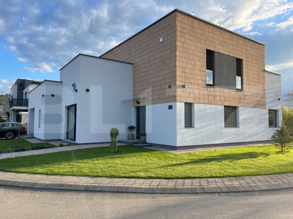 Casa premium, 5 camere, 243 mp utili, 665 mp de teren, acces