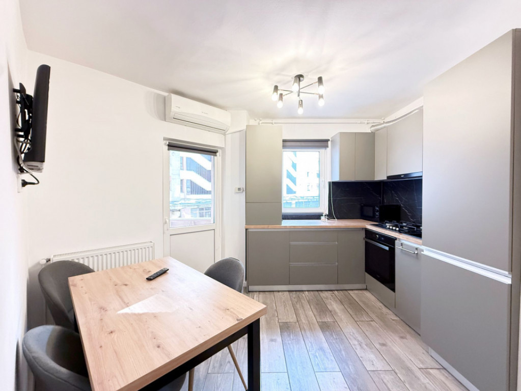 Apartament modern 2 camere decomandate, 2 balcoane, Cinema M