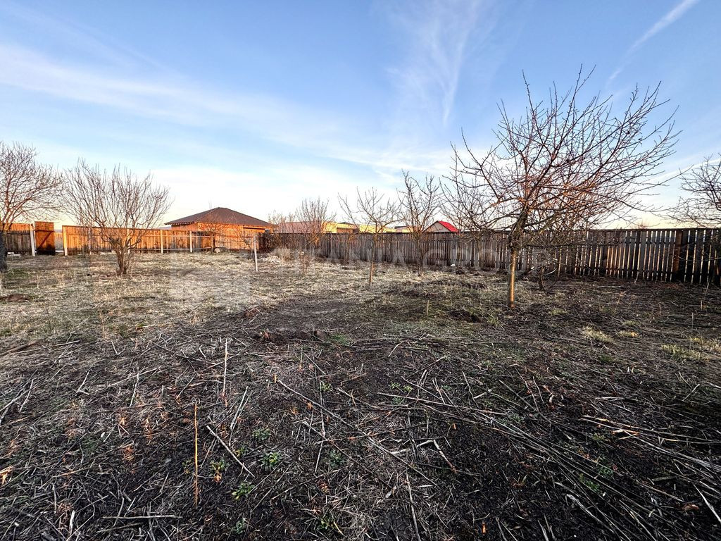 Teren 500 mp, împrejmuit, curent și internet pe teren, ...