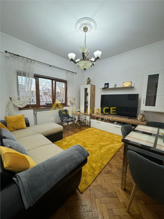 2 camere decomandat - pozitie excelenta -> Zona Unirii, Metr