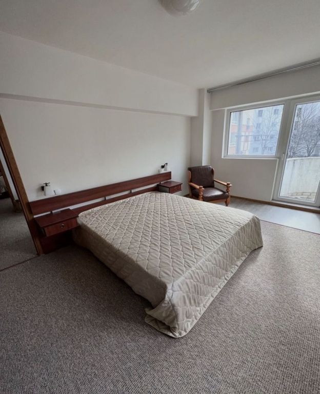 Calea Calarasilor, imobil P+9