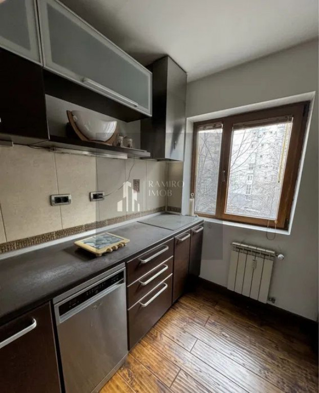 Apartament 2 camere decomandat 3 min de metrou Piata Sudu...