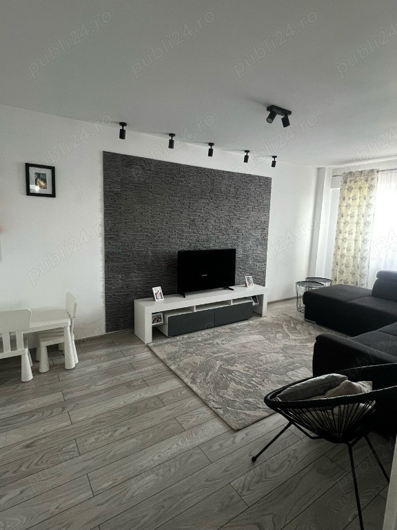 Apartament 3 camere zona ASTRA
