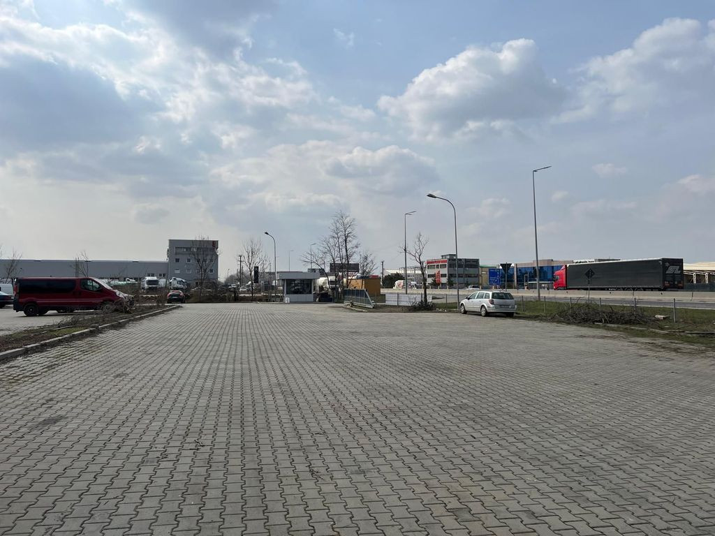 Spatiu industrial de depozitare si productie 2400 mp Sos....