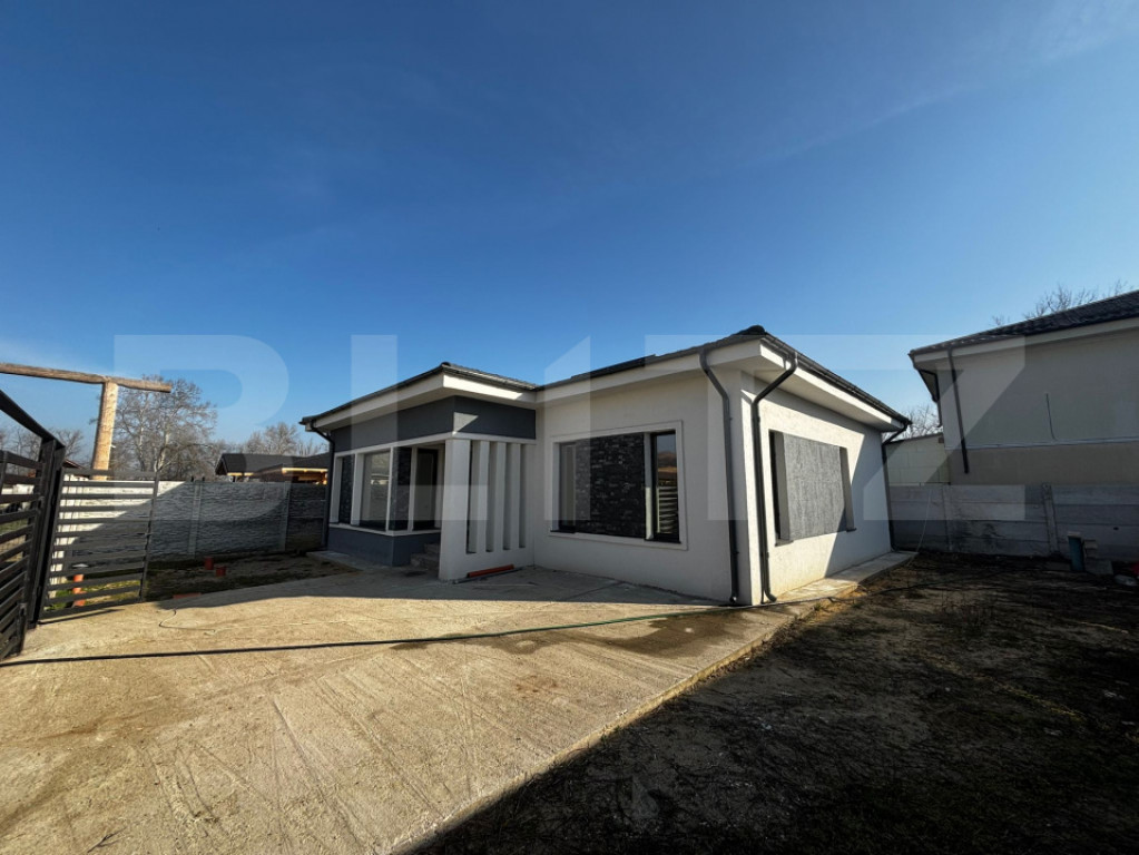 Casă parter 121 mp, 2 dormitoare, 331 mp teren, Leamna de J