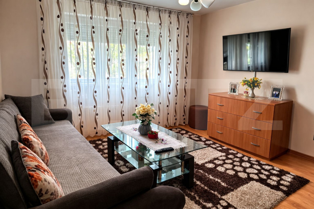 Apartament 2 camere, etaj 1, complet renovat și mobilat –