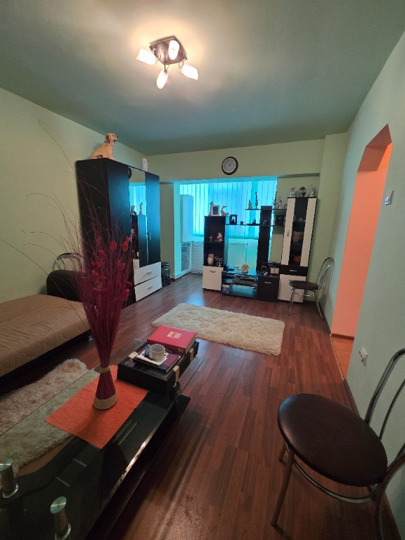 Radu Negru Gars decomandata Mobilata utilata etaj 1