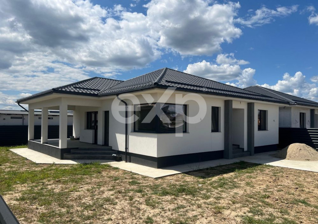 Casă spațioasă în Albota – 3 dormitoare, terasă acope