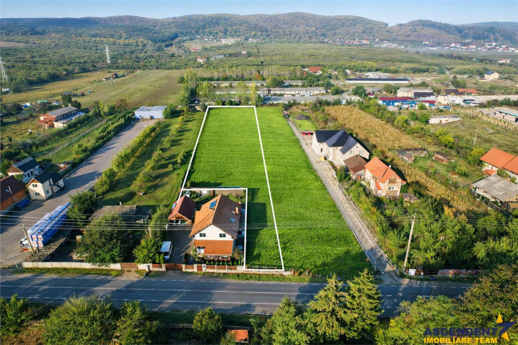 3.900 mp intravilan, priveliste apreciabila, recomandat con