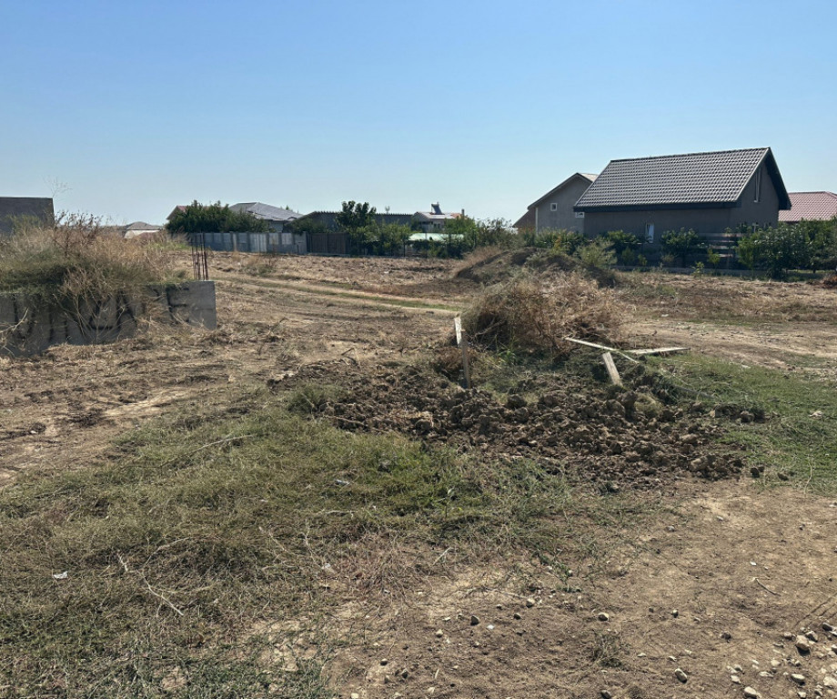 Teren intravilan Lazu, 421 mp, deschidere 20 ml, fundație e