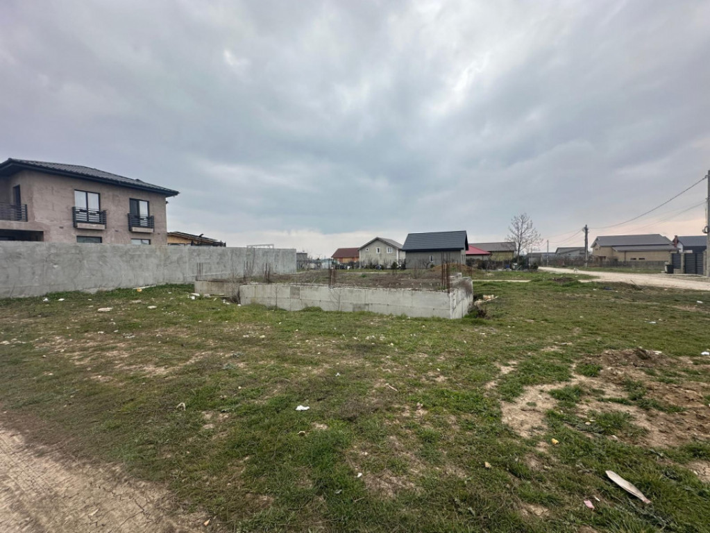 Teren intravilan Lazu, 421 mp, deschidere 20 ml, fundație e