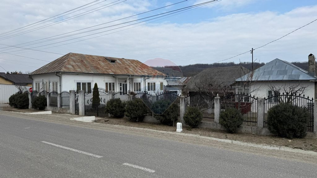 Casă / Vilă cu 3 camere de vânzare Fitionești