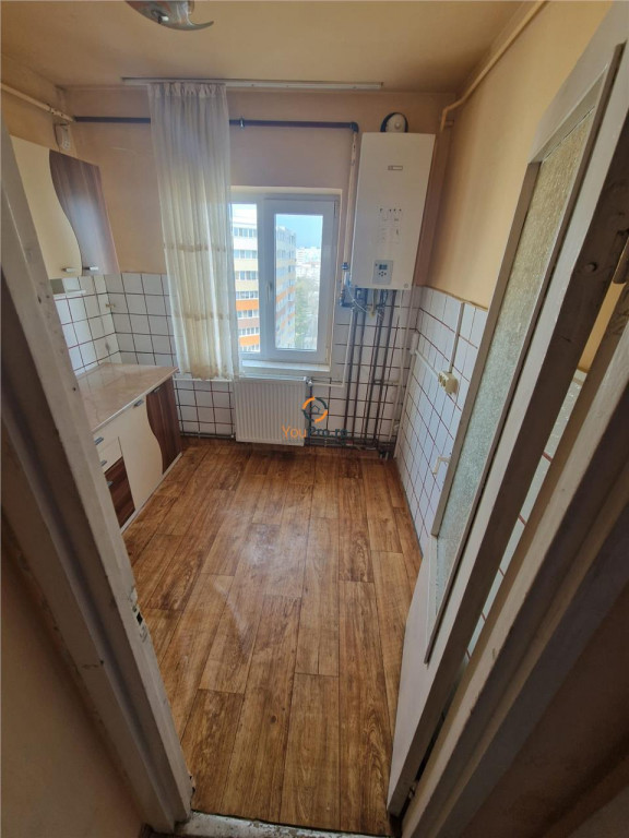 Ocazie ! Decomandat 2 camere etaj 10 Zona Gheorghe Lazar cu