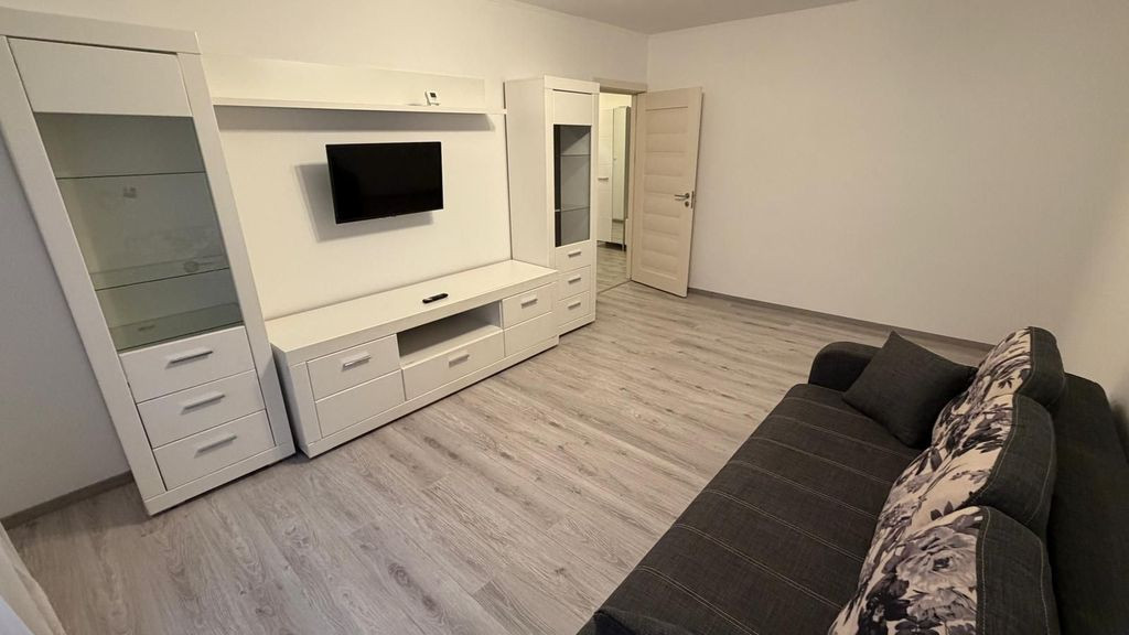 Dacia, 3 camere decomandate confort 0, parter