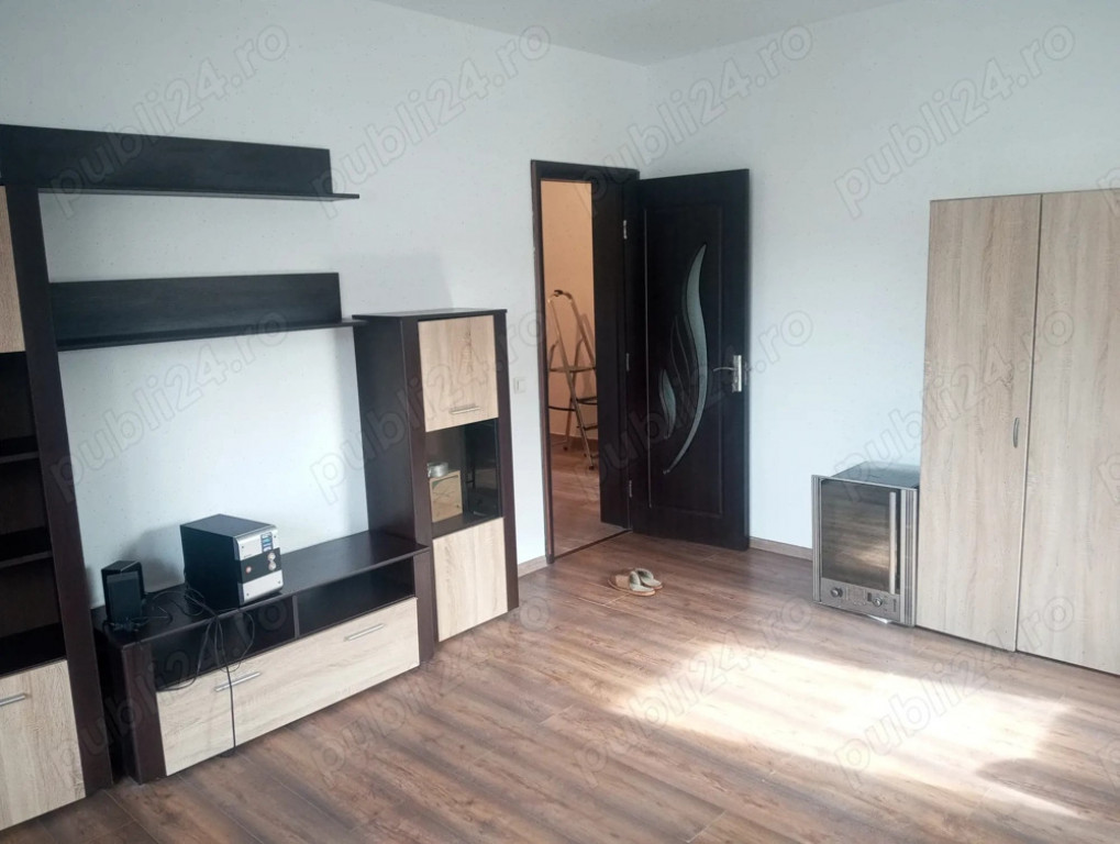 Apartament 2 camere zona TRACTORUL,
