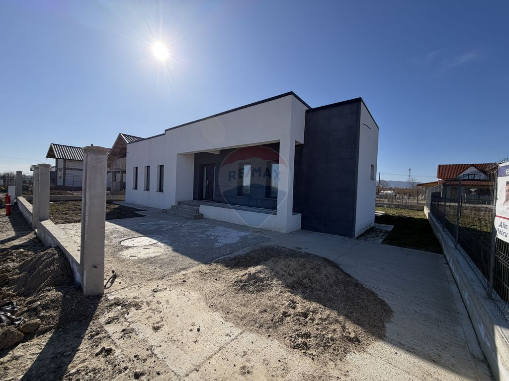 Casă cu 4 camere Campineanca