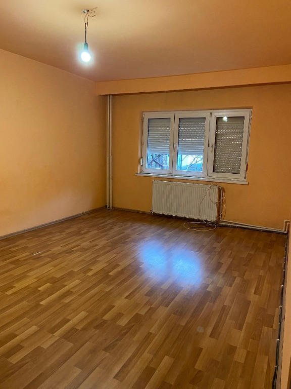 Apartament 2 camere Decomandat ,Parter balcon 16 mp