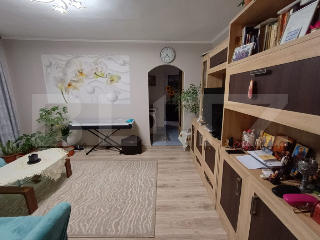 Apartament 3 camere semidecomandat, 62 mp,zona Marasesti