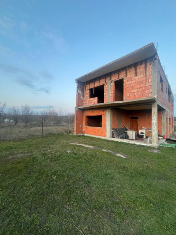 Casă la roșu P+1 cu proiect P+2, teren 500 mp – Bariera