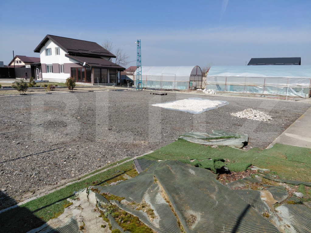 Teren 600mp, Craiova, Cernele.