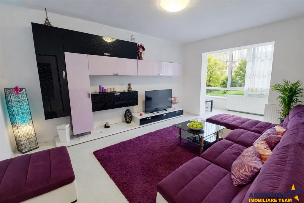 Apartament 3 camere, decomandat, cu 2 bai, etaj 1, Bartolome