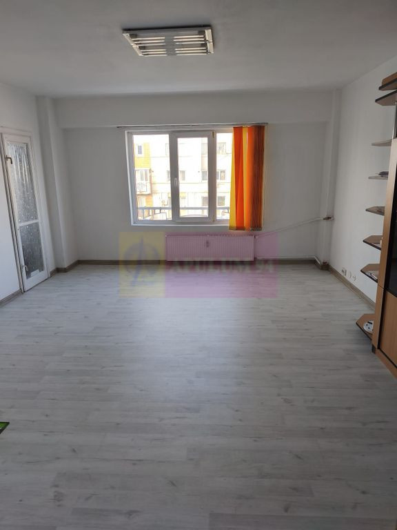 Vanzare apartament in zona Decebal- Calarasilor, metrou m...
