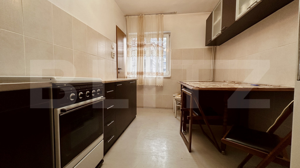 Apartament decomandat cu 3 camere, etaj 1, bloc izolat termi