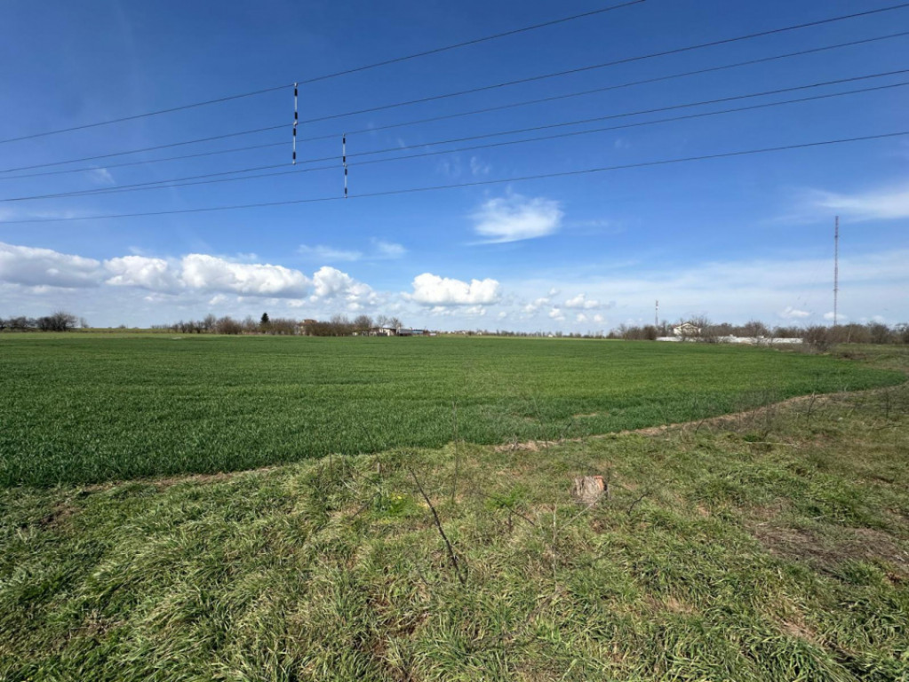 Teren, 18.000 mp, DN -Stația Meteo spre Valu lu Traian