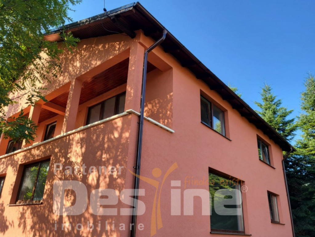 Case moderne tip triplex NZEB de vânzare în Brașov – zo