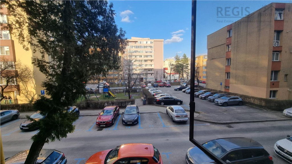 Apartament de 3 camere zona Carpatlor