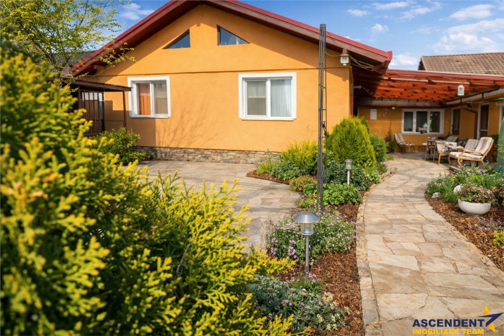 Casa 3 camere garsoniera separata, curte, gradina, anexe, C