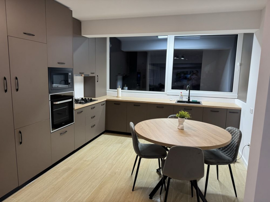 Berceni 7 biruintei studio pasarela