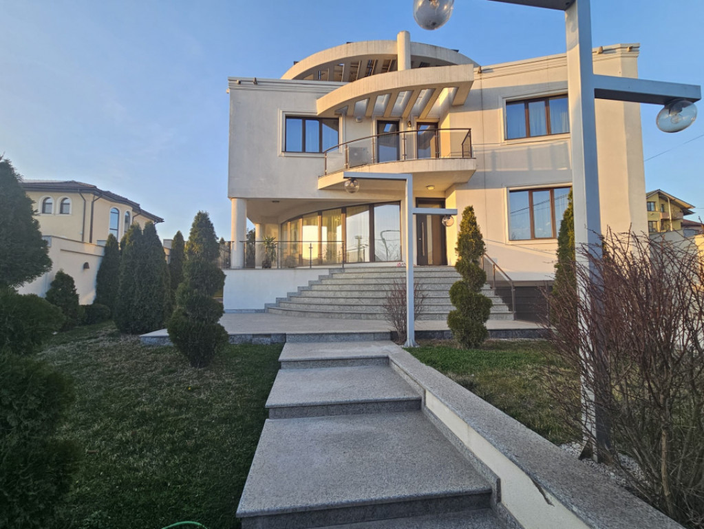 Casa 600 mp utili, 800 mp teren, zona Hanul Doctorului