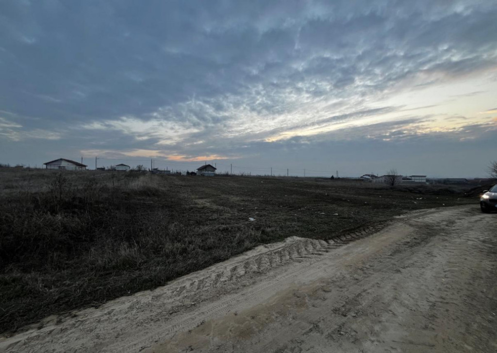 Teren intravilan 1578 mp, deschidere 30 ml, Malu Mare