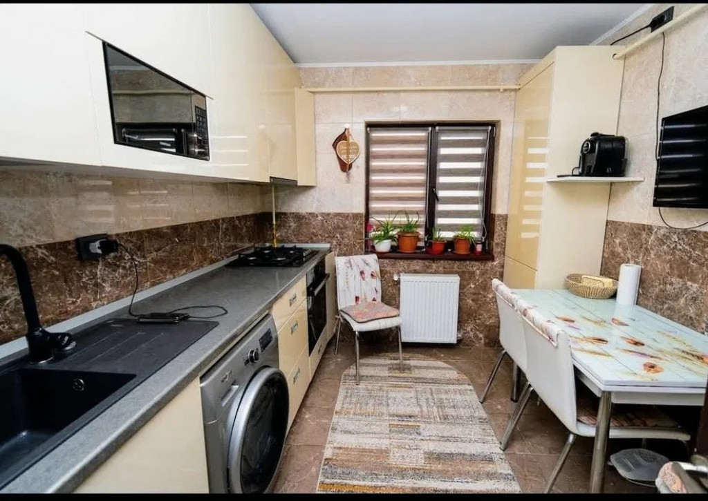 C5 - 3 camere, renovat complet, mobilat si utilat, parcare p