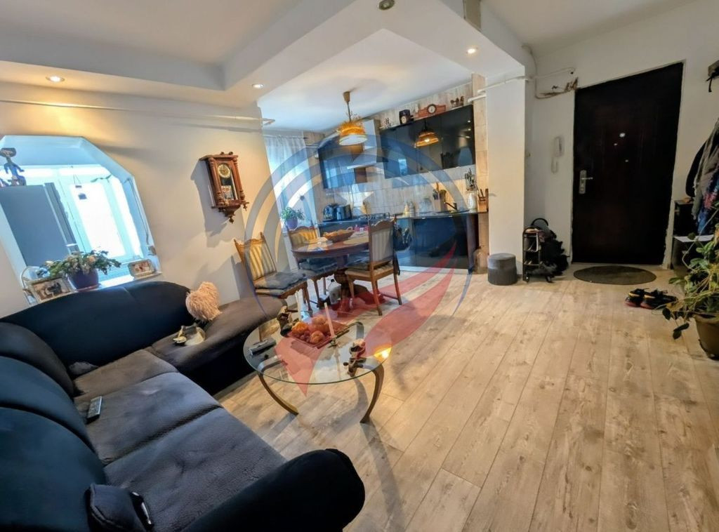 Apartament generos 4 camere, confort sporit, etaj 4/4, iz...