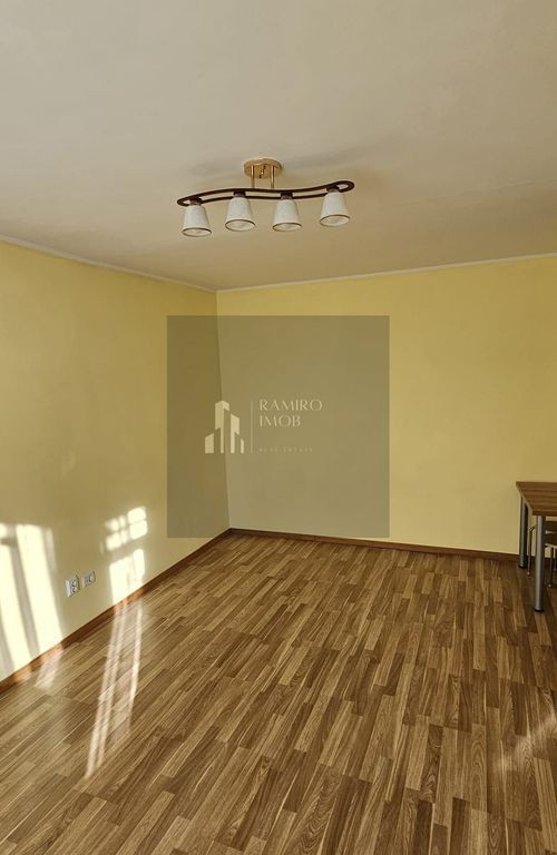 Garsoniera renovata 35 mp/ Metrou 1 decembrie la 3 minute