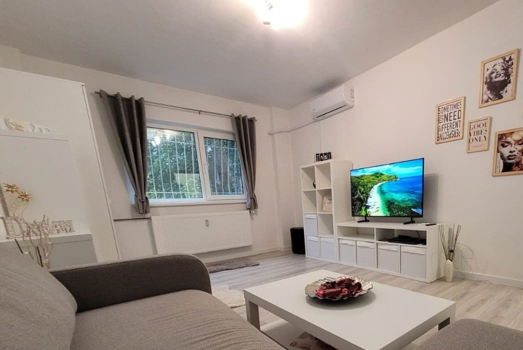 Garsoniera de vânzare în Tineretului, in apropiere de Metrou,Piata.