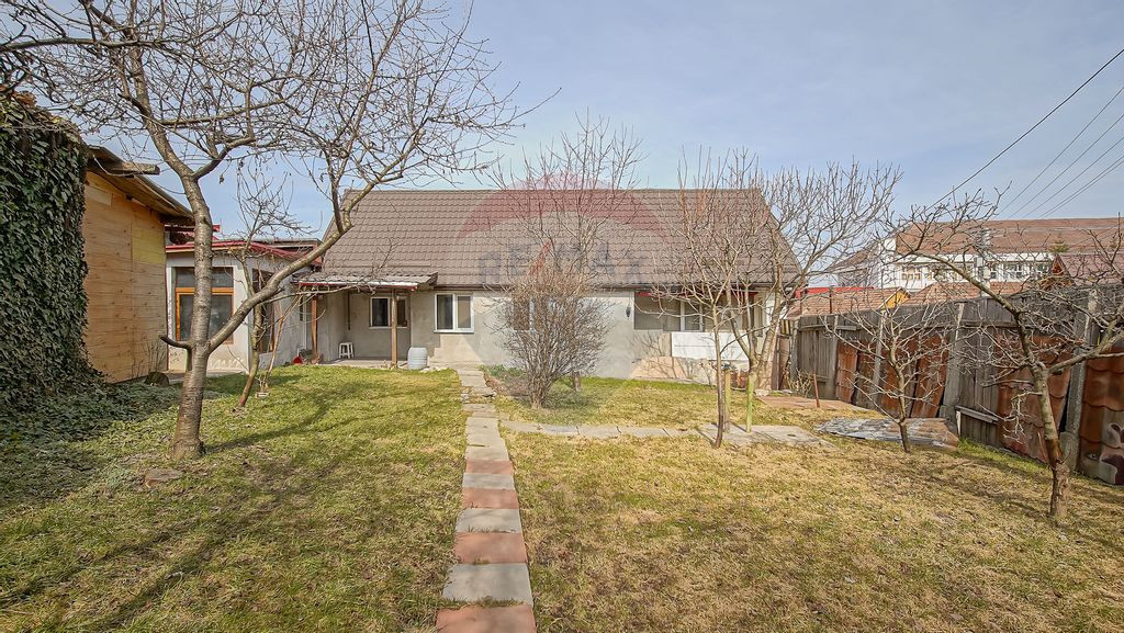 Casă individuală cu potențial în zonă centrală – ...