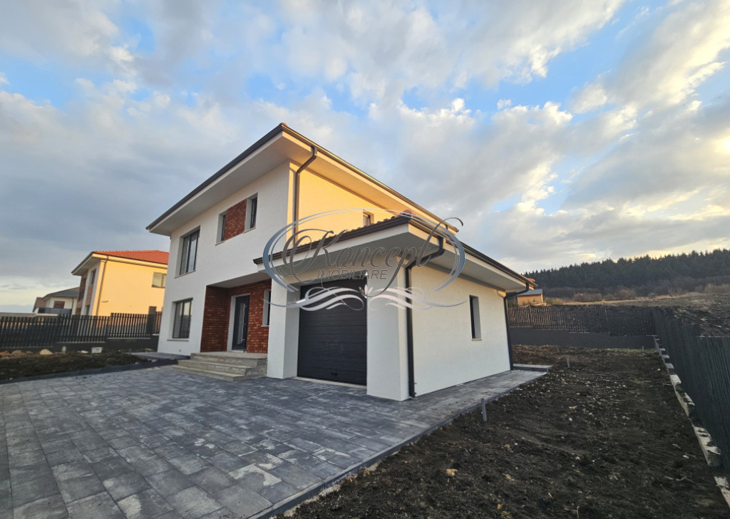 Casa spatioasa cu garaj in Chinteni