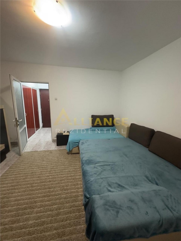 Metrou Titan Garsoniera et 3 din 10