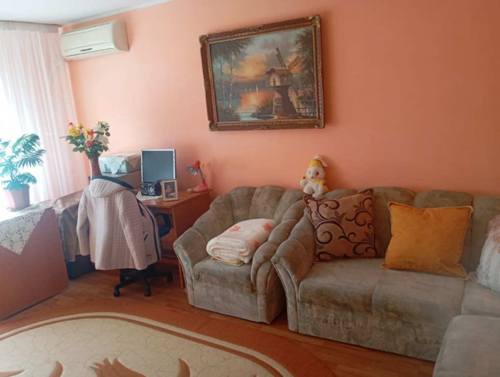 Etaj 2, Apartament 2 camere Buzaului.