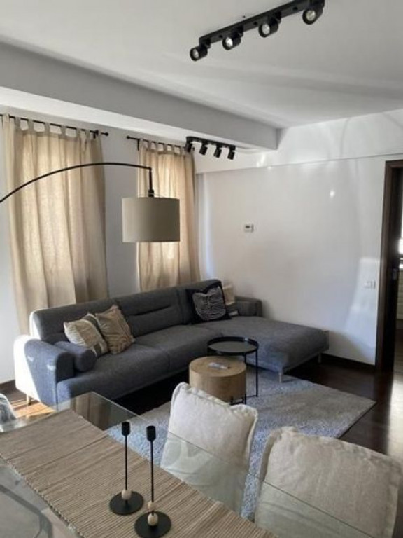 3 camere | Parc Herastrau | Caranfil | parcare