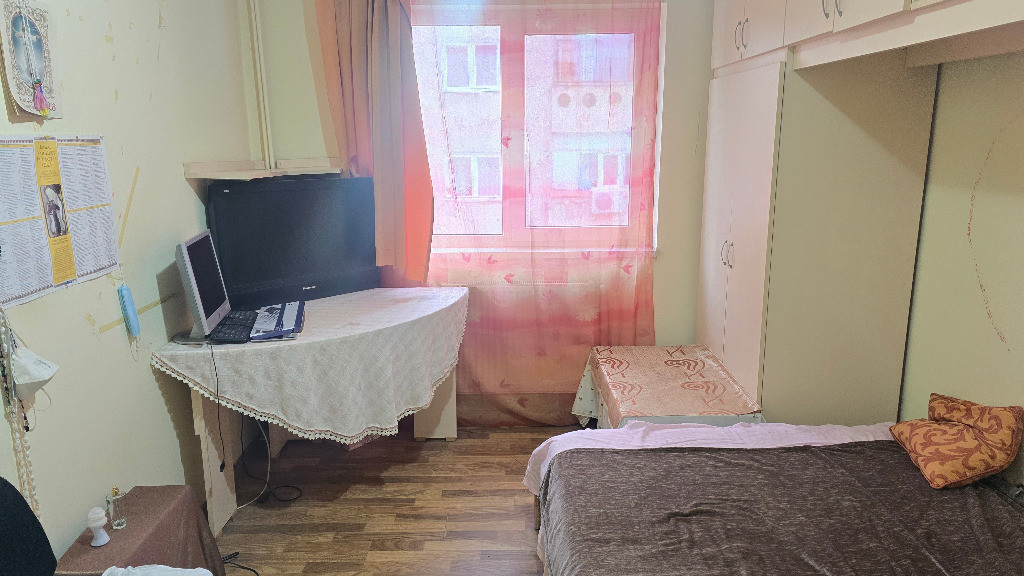 Inchiriez garsoniera in Deva, zona Dacia, etaj 3, mobilata, utilata