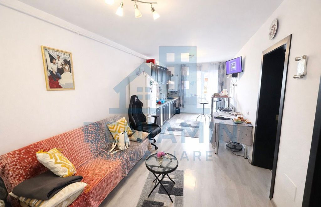 Apartament 2 Camere Decomandat Etaj 1 cu centrala -Tracto...